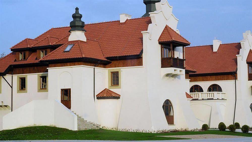 Hotel Kasztel Rzezawa Exterior photo